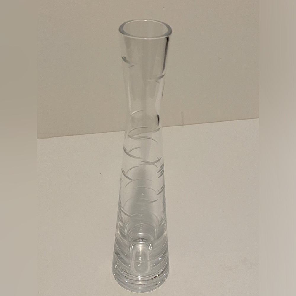 Baccarat slim single flower etched vase